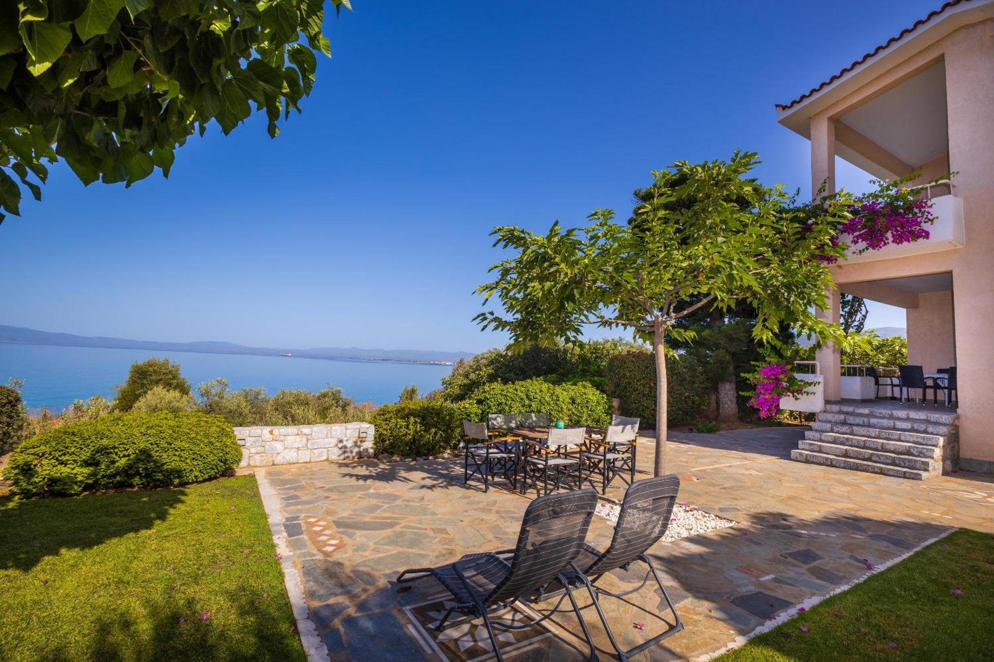 Messinian Blue Seaside Villa Kalamáta Eksteriør bilde