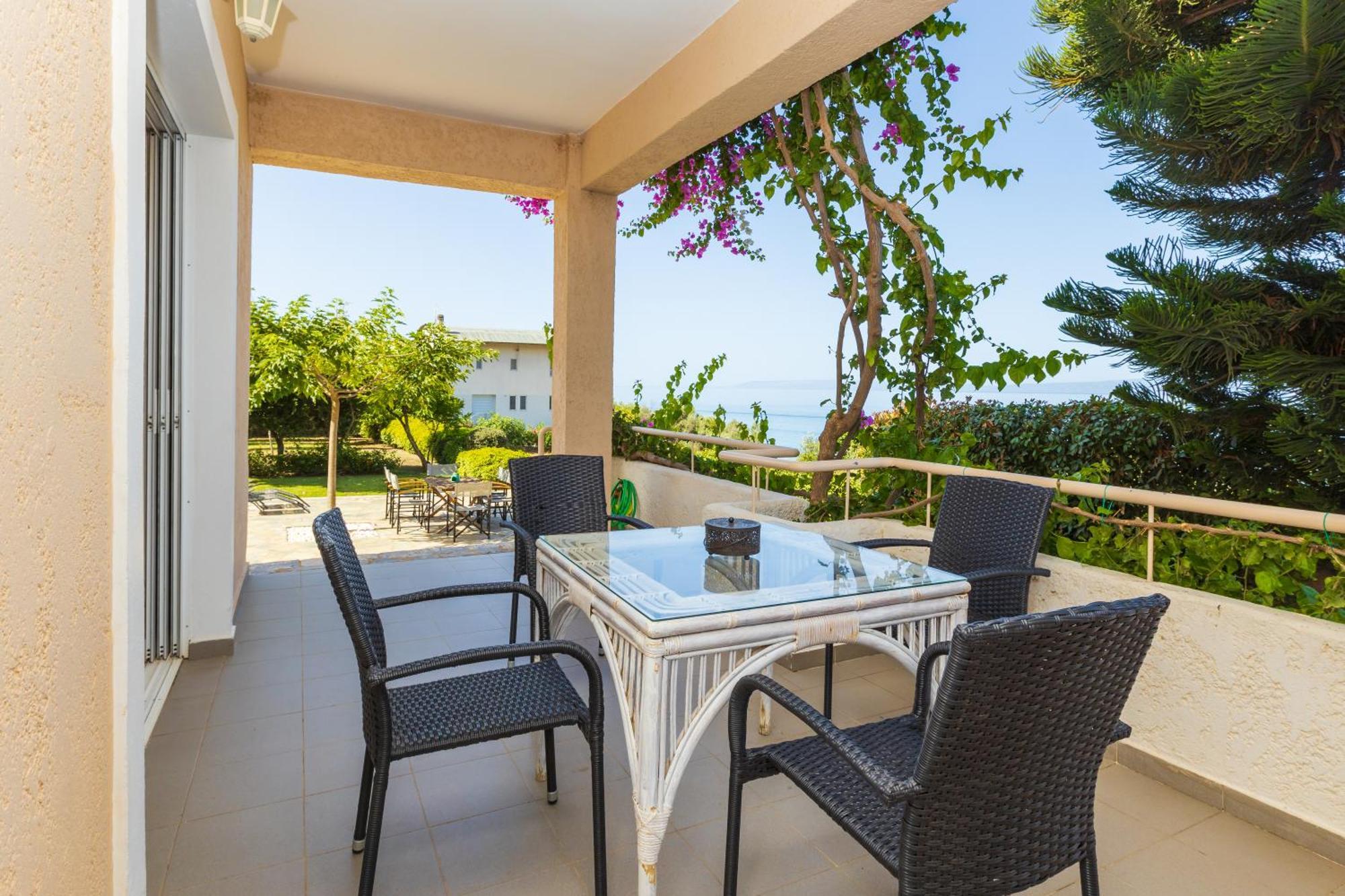 Messinian Blue Seaside Villa Kalamáta Eksteriør bilde