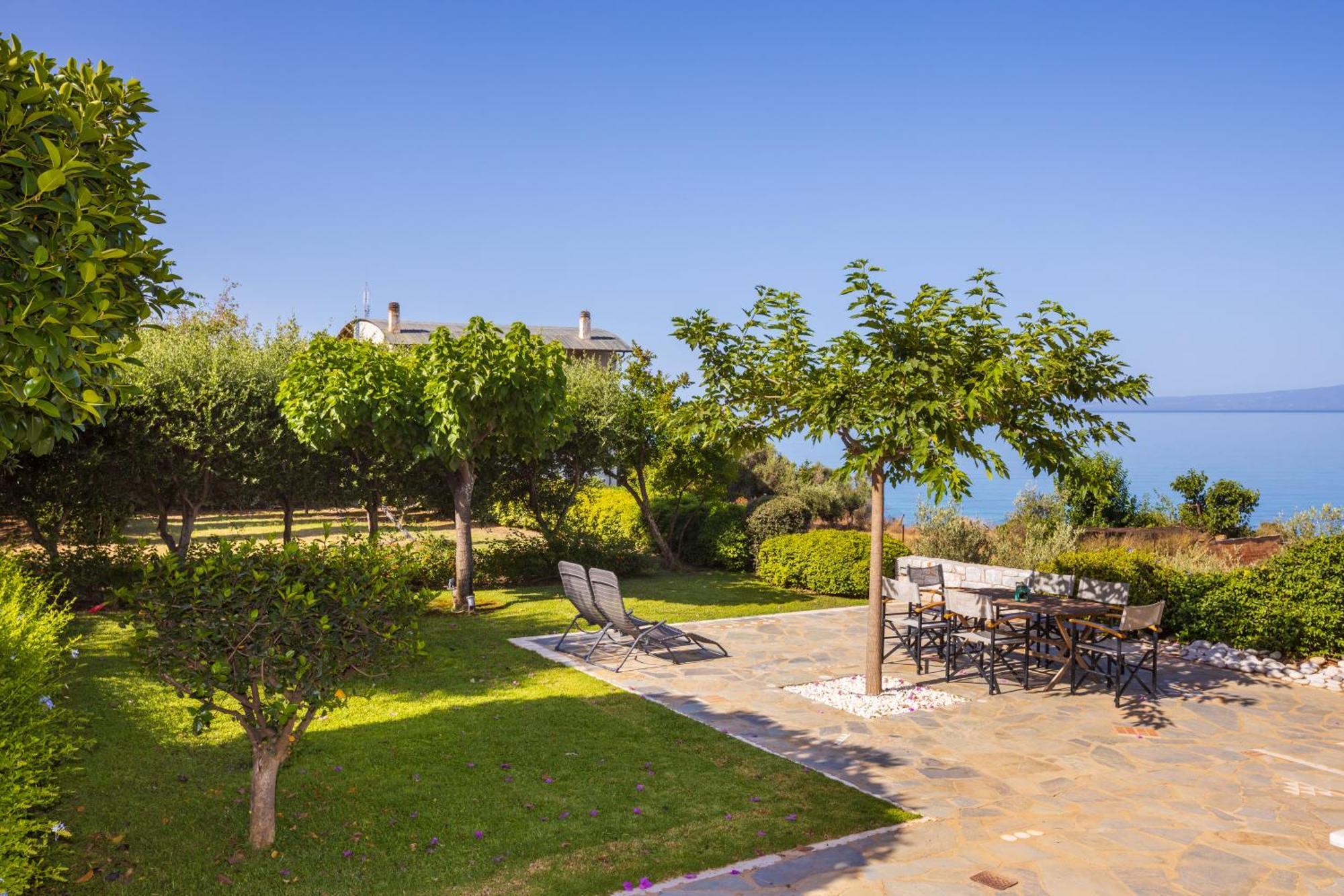 Messinian Blue Seaside Villa Kalamáta Eksteriør bilde