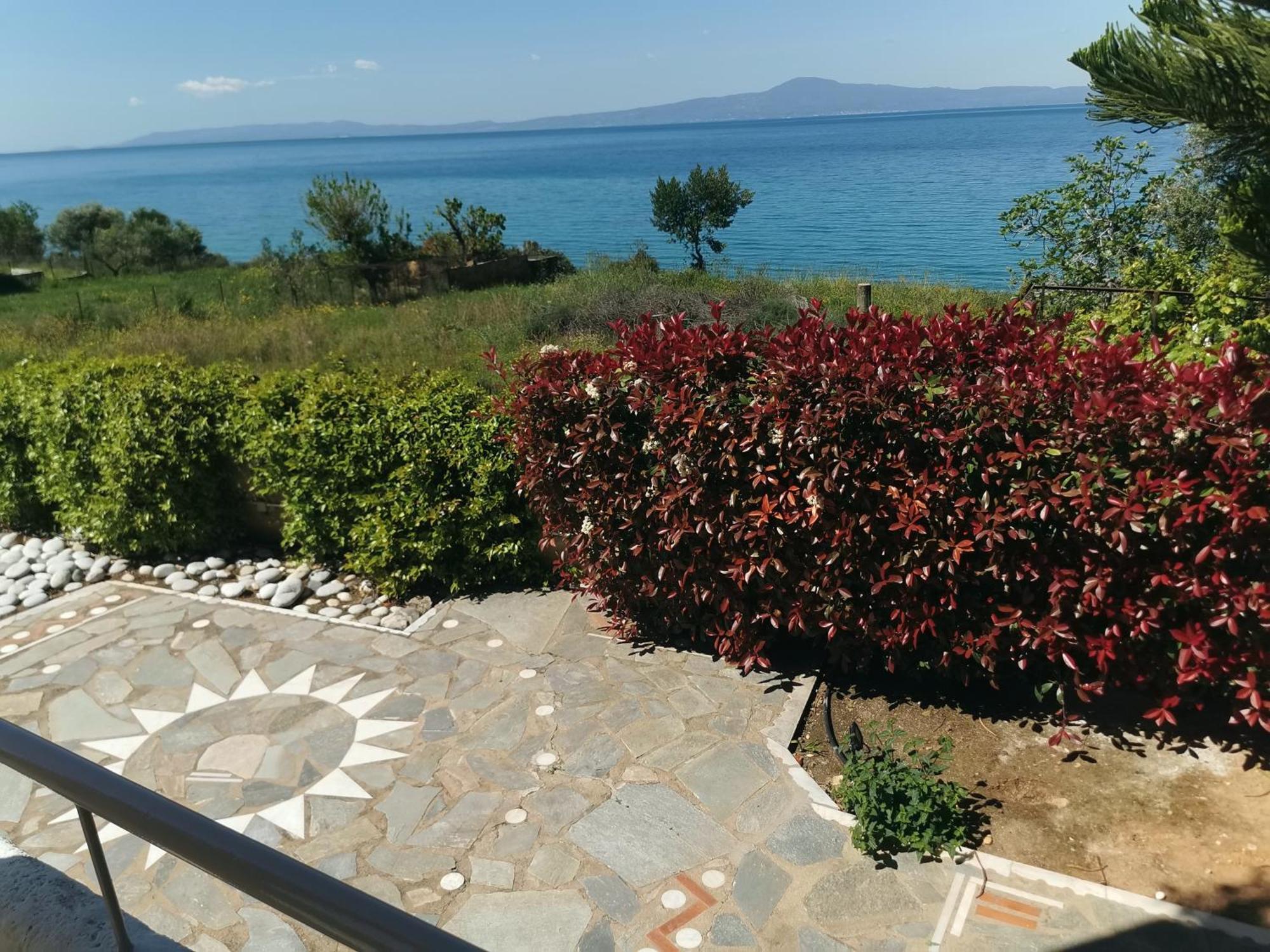 Messinian Blue Seaside Villa Kalamáta Eksteriør bilde