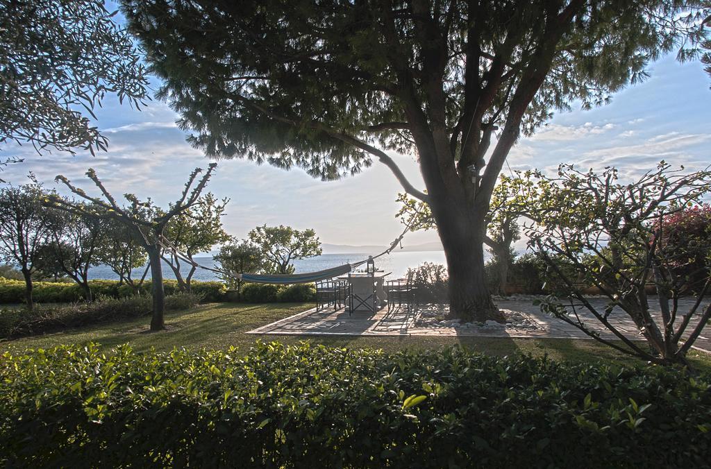 Messinian Blue Seaside Villa Kalamáta Eksteriør bilde