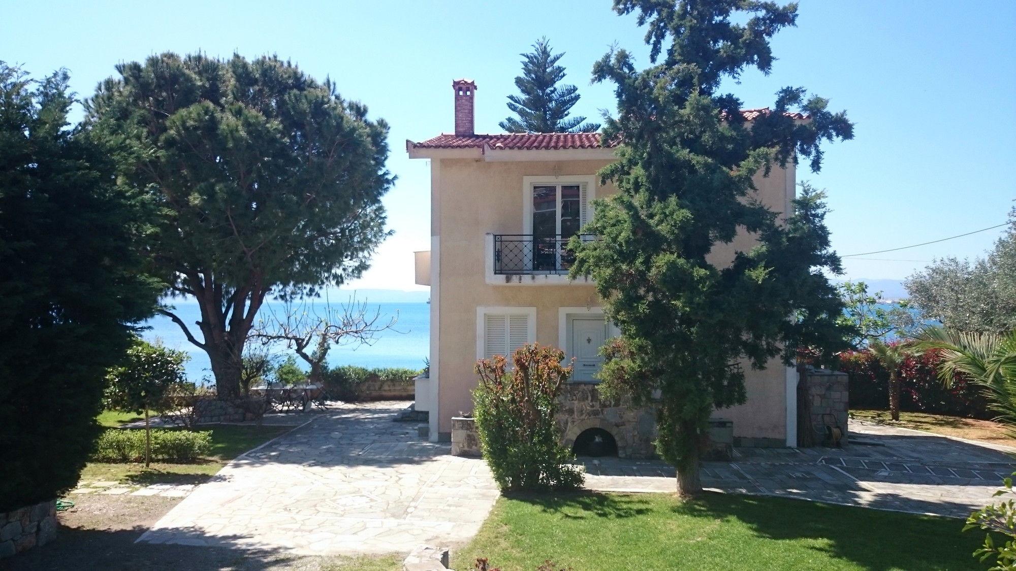 Messinian Blue Seaside Villa Kalamáta Eksteriør bilde